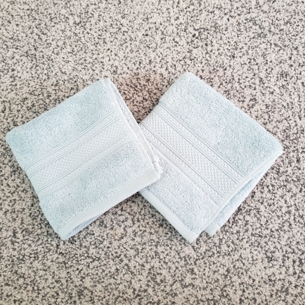 Set of 2 pale Teal Wash Cloths NWT Towels